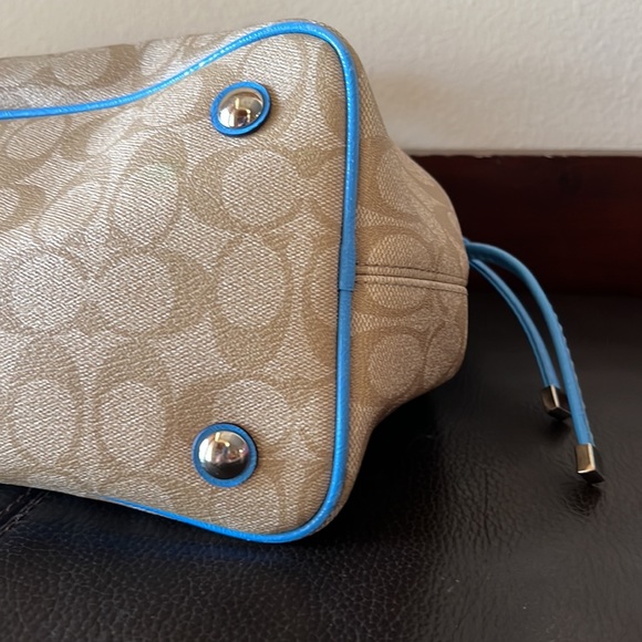 Coach Handbag Classic C Design With Silver Hardware Includes Wristlet - Picture 11 of 16